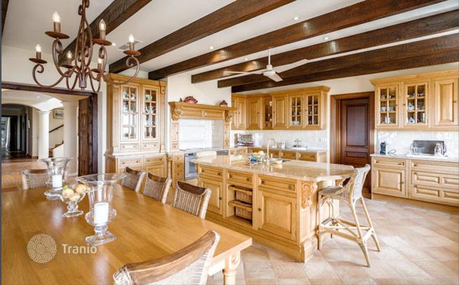 7-Bedroom Villa in Benavís, Spain, photo 3