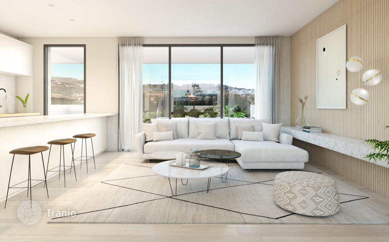 2-Bedroom Apartment with Panoramic View in East Marbella, photo 2