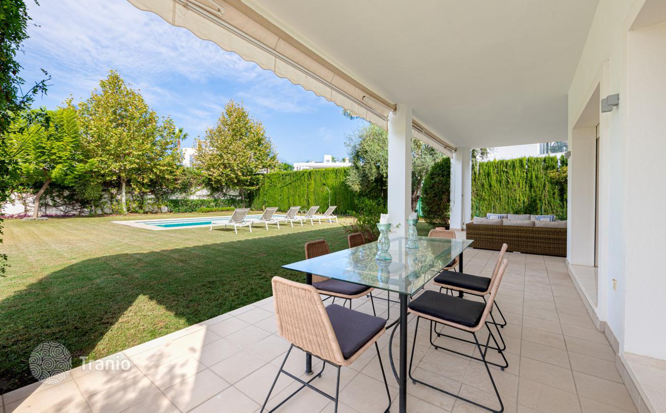5-Bedroom Villa with Private Pool and Garden in Altos de Puente Romano, Marbella