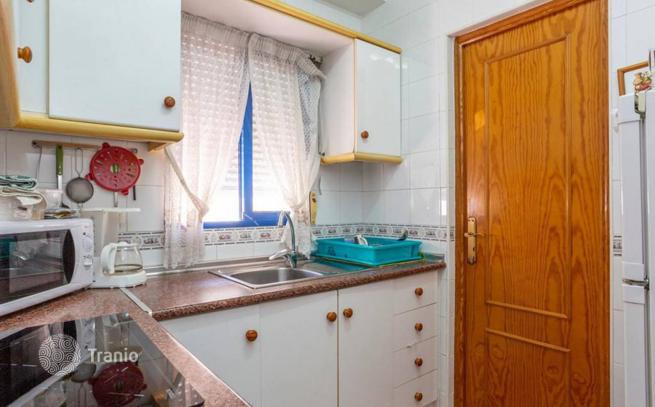 3-Bedroom Furnished Apartment in Torrevieja, photo 3