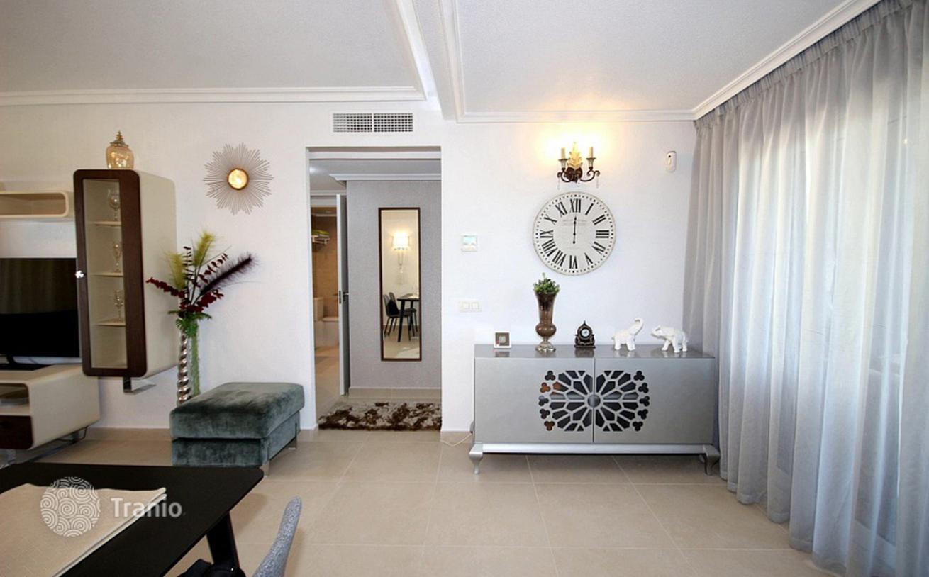 3-Bedroom Apartment with Sea and Beach Views in Torrevieja, photo 3