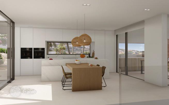 3-Bedroom Villa with Private Pool and Sea View in Marbella, photo 5