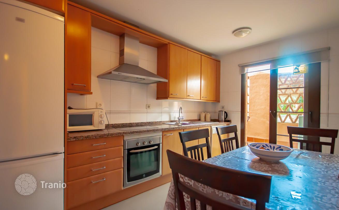 3-Bedroom Apartment in New Golden Mile, Marbella, photo 4