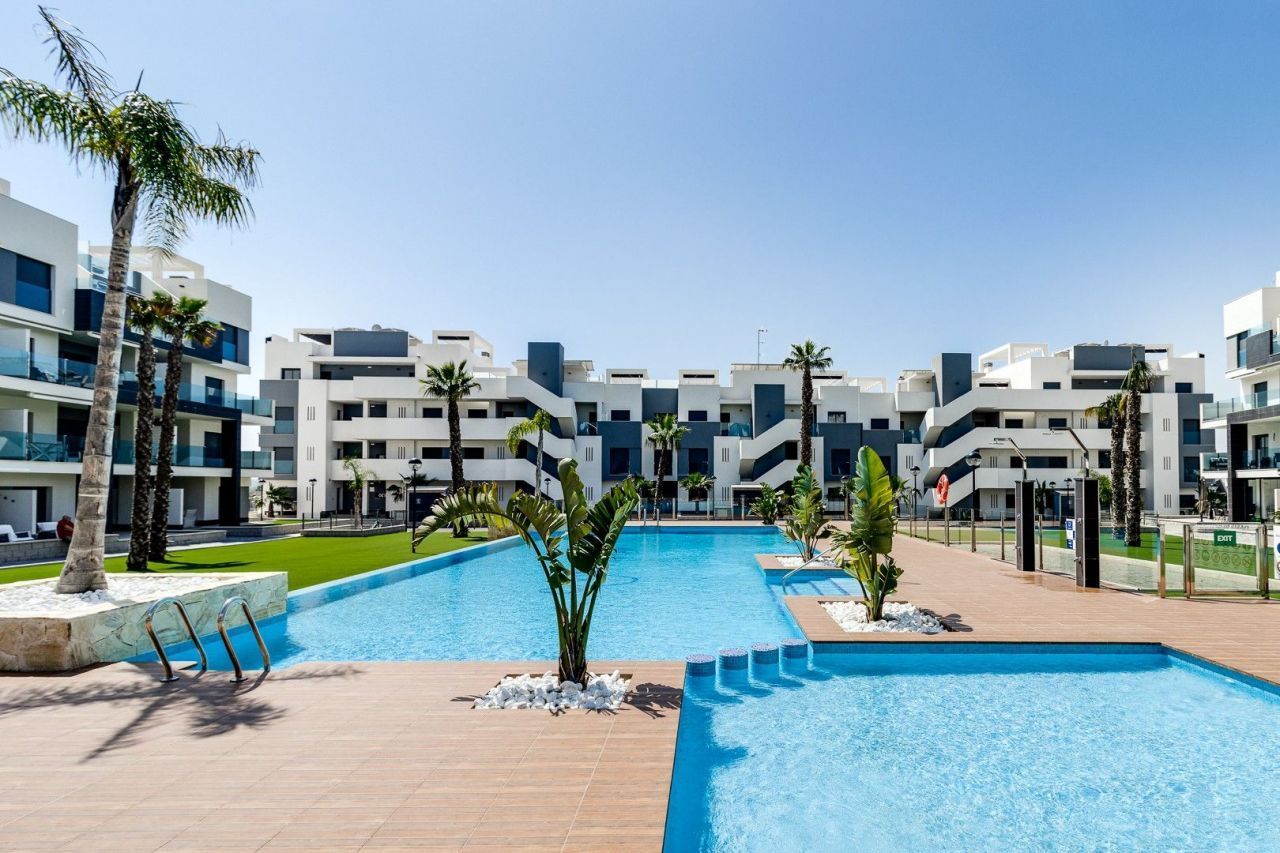2-Bedroom Apartment in Guardamar del Segura