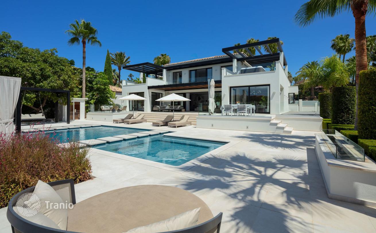 Modern Villa with Golf Course View in Nueva Andalucia, Marbella, photo 3