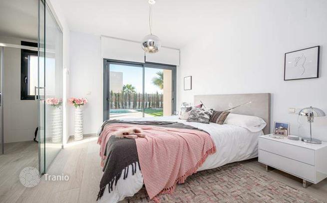 New 3-Bedroom Villa with Private Pool Near Golf Course in Torrevieja, photo 4