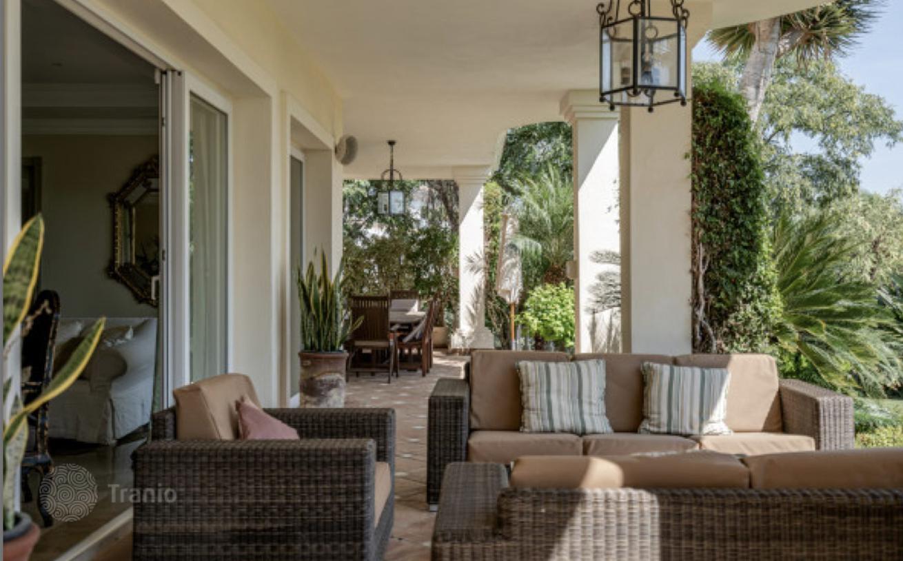 6-Bedroom Villa with Garden in Marbella, photo 5