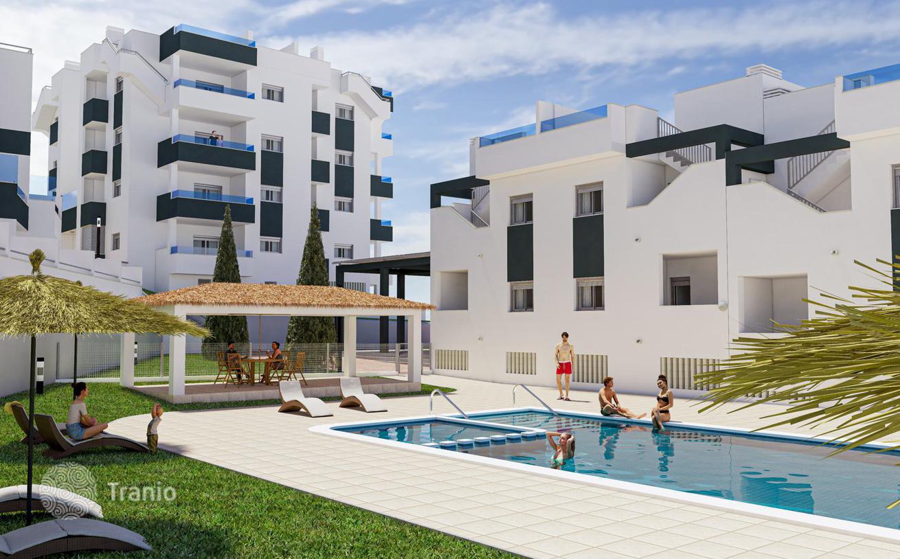 Apartment with Shared Pool and Gym in Torrevieja, photo 2