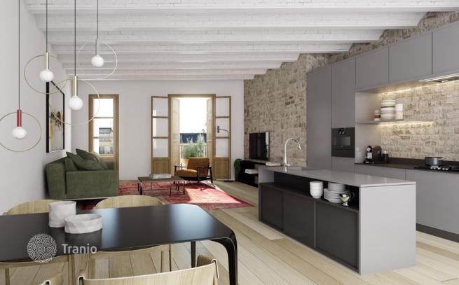 2-Bedroom Apartment with Smart Home System in Barcelona