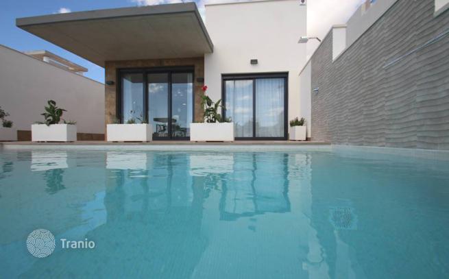 3-Bedroom Villa with Private Pool 300 m from the Beach in Orihuela, Alicante, photo 2