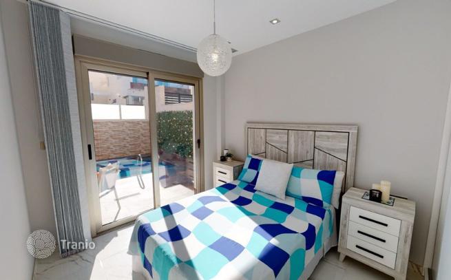 Furnished 2-Bedroom Villa with Garden and Private Pool in Orihuela Costa, Alicante, photo 3