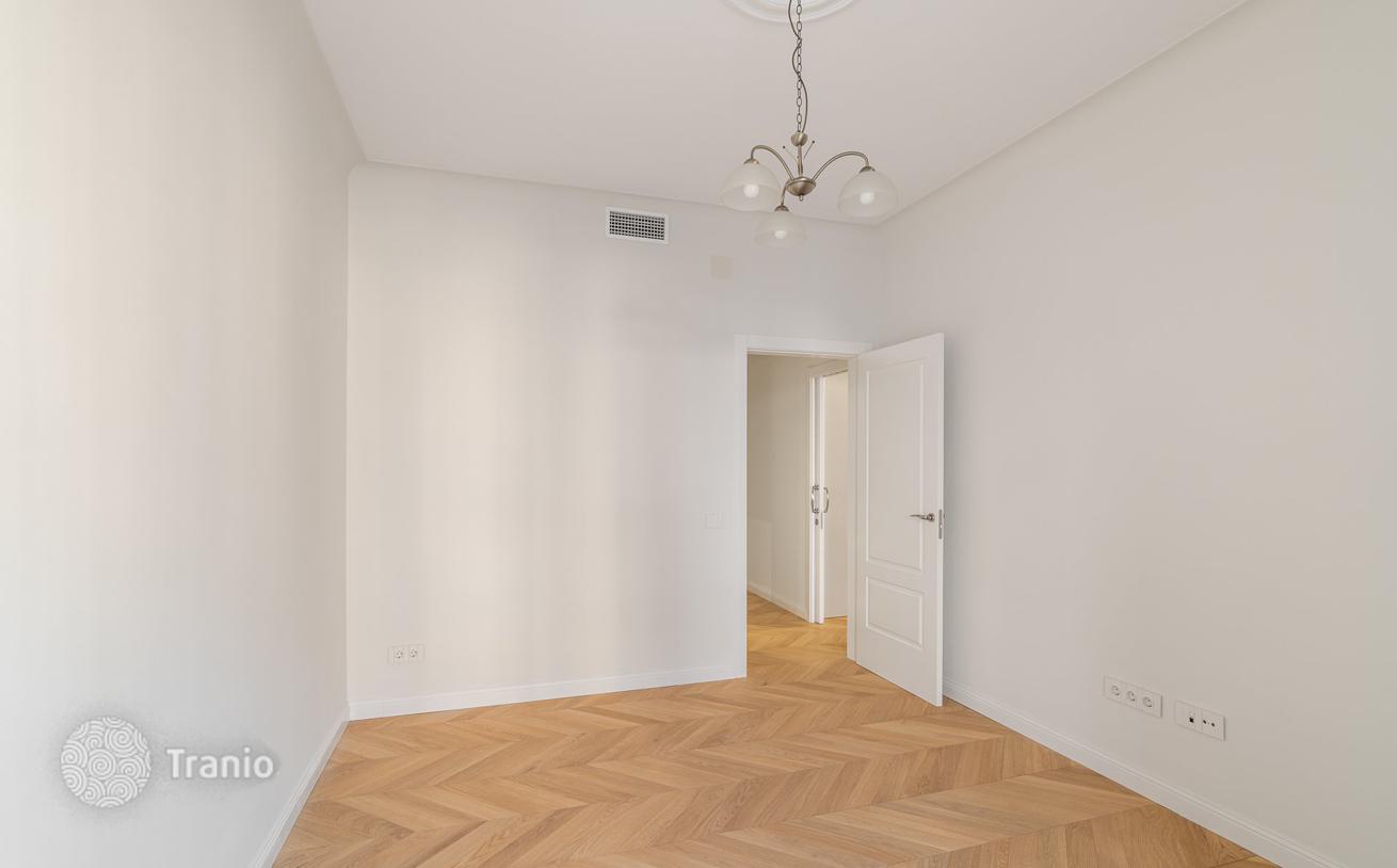 4-Bedroom Apartment with City Views in Eixample, Barcelona, photo 4