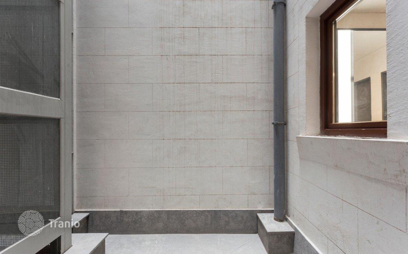 2-Bedroom Apartment in Eixample, Barcelona, photo 5