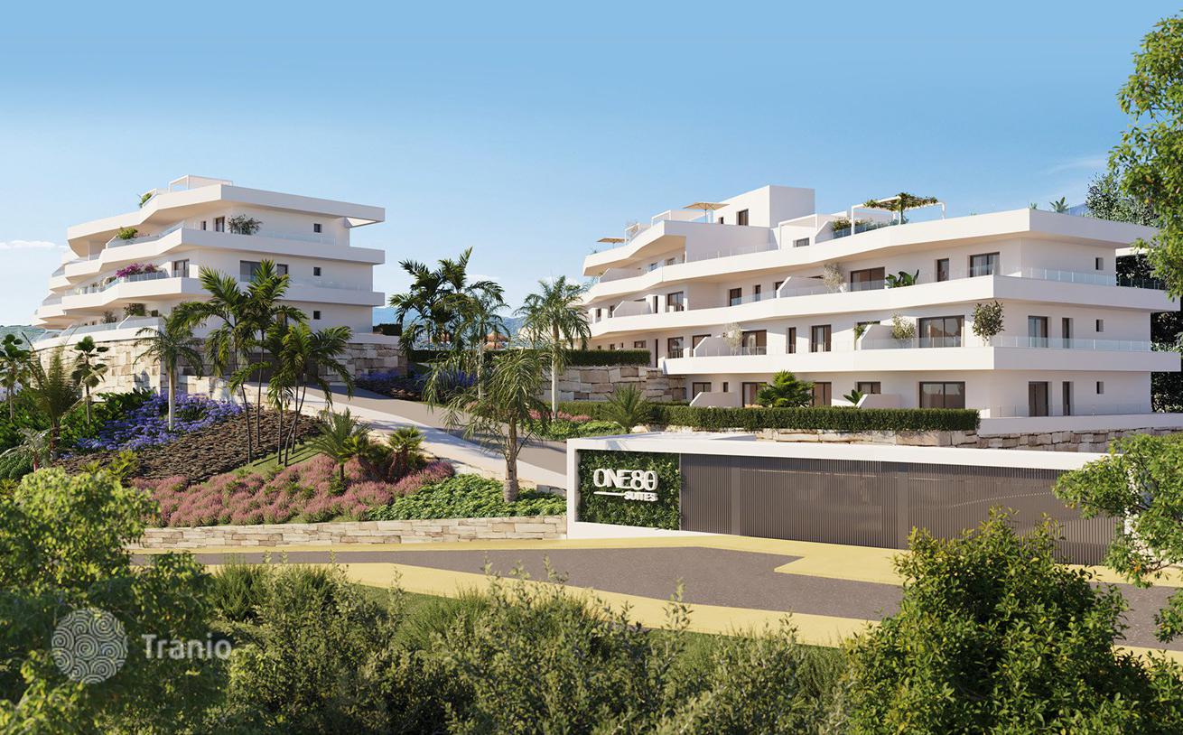 3-Bedroom Penthouse with Sea View in Estepona, photo 2