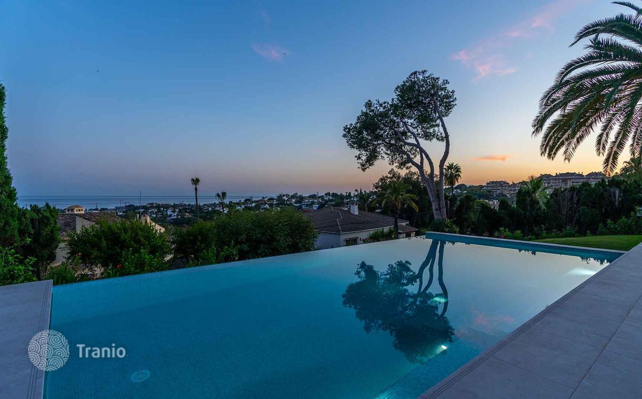 4-Bedroom Villa with Private Pool in Altos de Elviria, Marbella, photo 4
