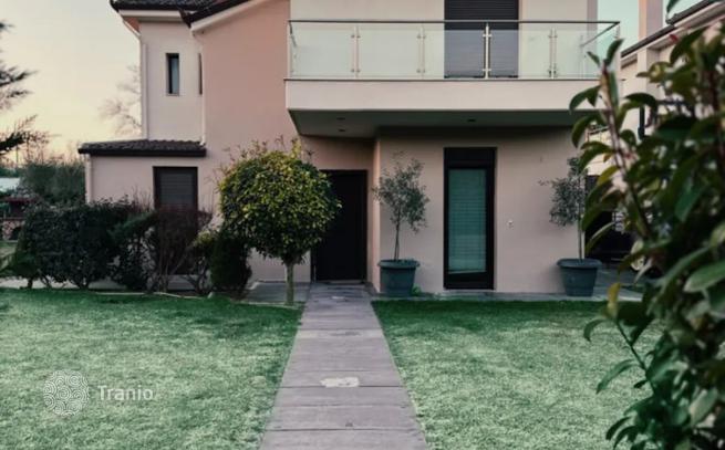 2-Bedroom House with Garden in Thermi, photo 2