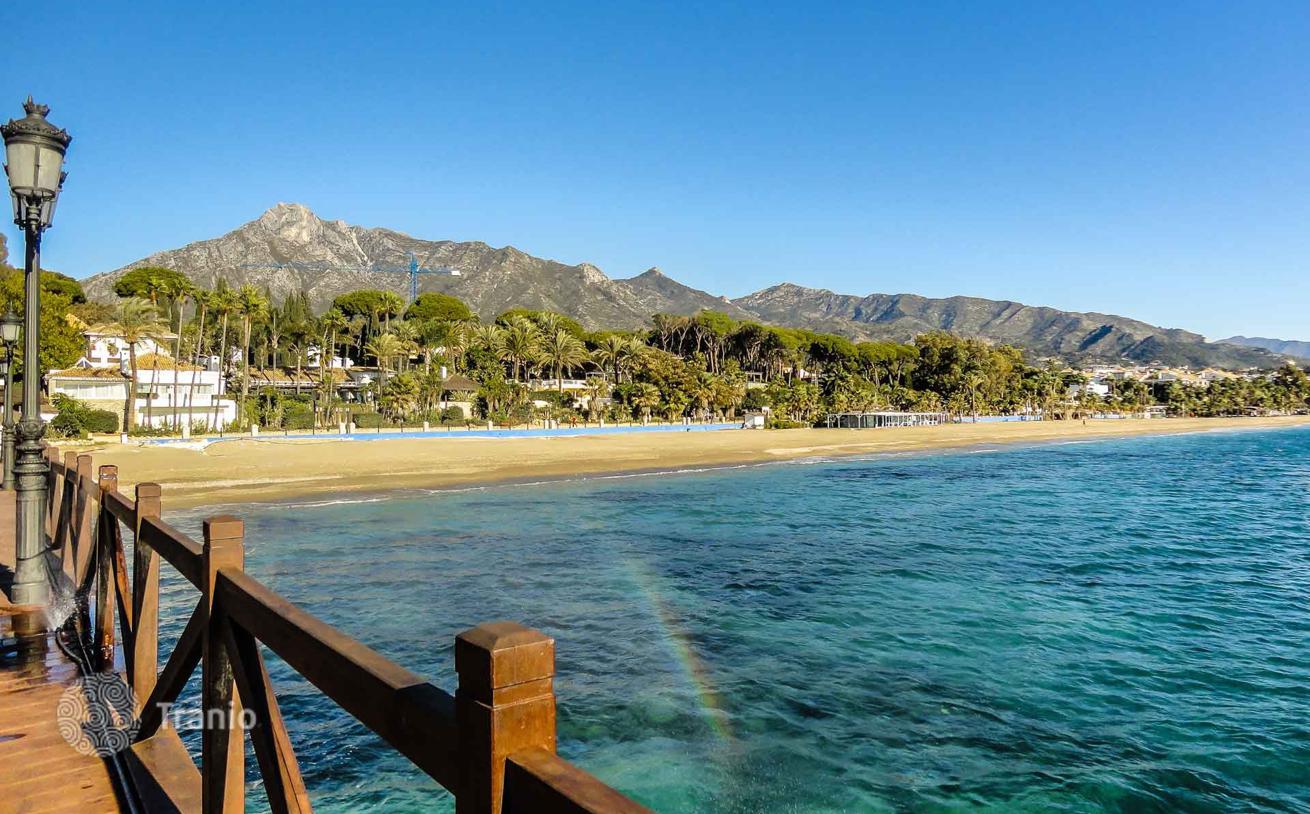 4-Bedroom Villa with Private Pool in Altos de Elviria, Marbella, photo 3