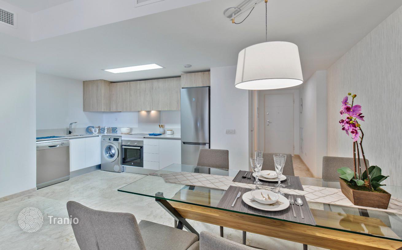 2-Bedroom Apartment with Sea View in Torrevieja, Spain, photo 4