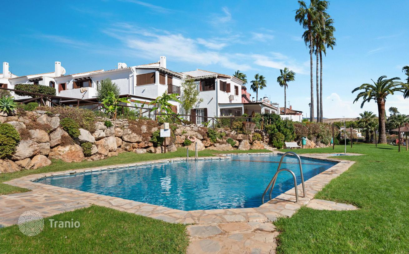 3-Bedroom Townhouse with Sea View in Estepona West, Estepona, photo 5