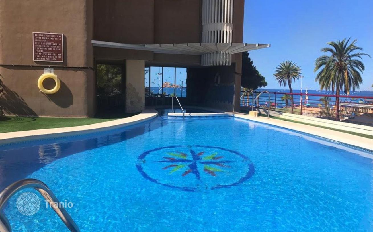 1-Bedroom Apartment with Sea View Terrace 50 m from the Beach, photo 2