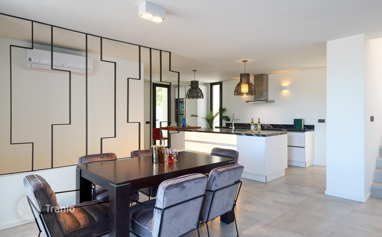 9-комнатная вилла 230 м² в Нуэва Андалусии, Испания, фото 4