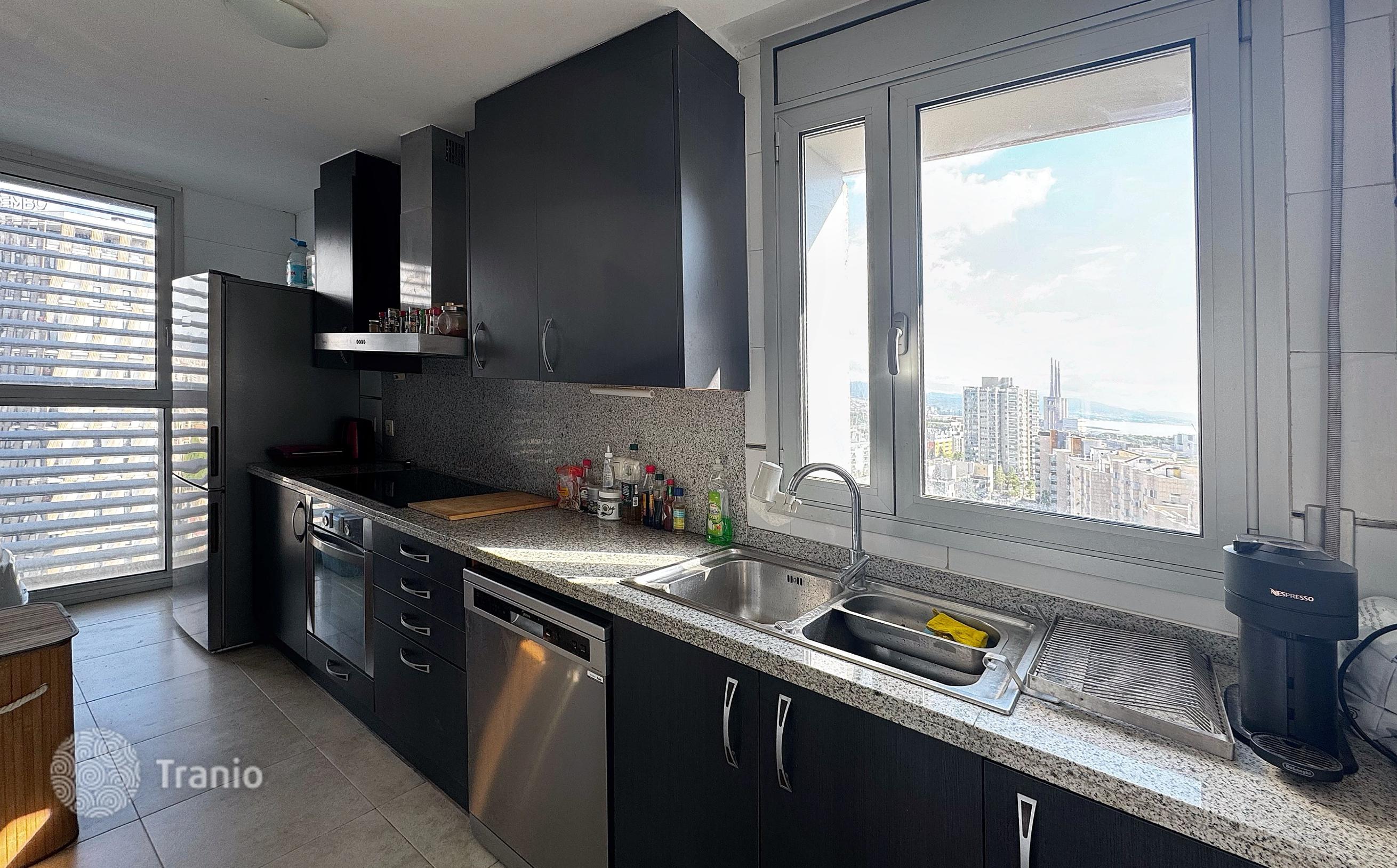 2-Bedroom Apartment with City and Sea View in San Marti, Barcelona, photo 5