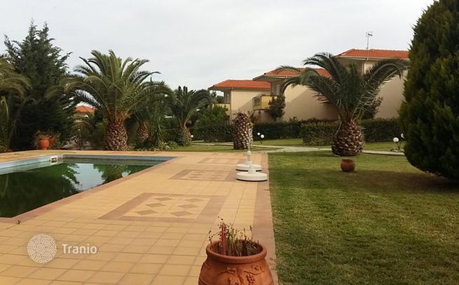 3-Bedroom House with Private Pool and Garden in Nea Potidaia, photo 2