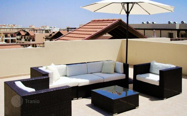 Furnished Studio with Veranda and Shared Pool in Larnaca, Cyprus, photo 3
