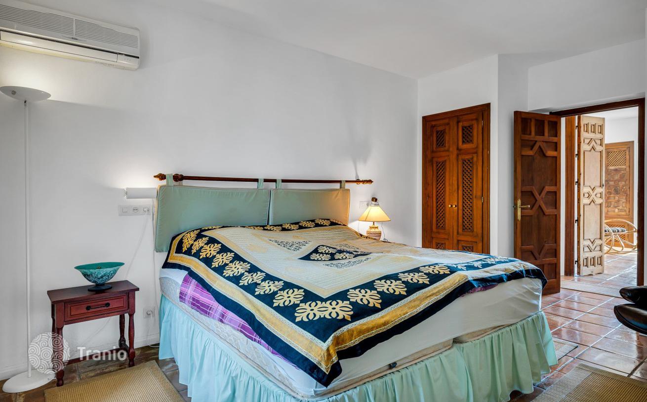 4-Bedroom Villa in Estepona, photo 5