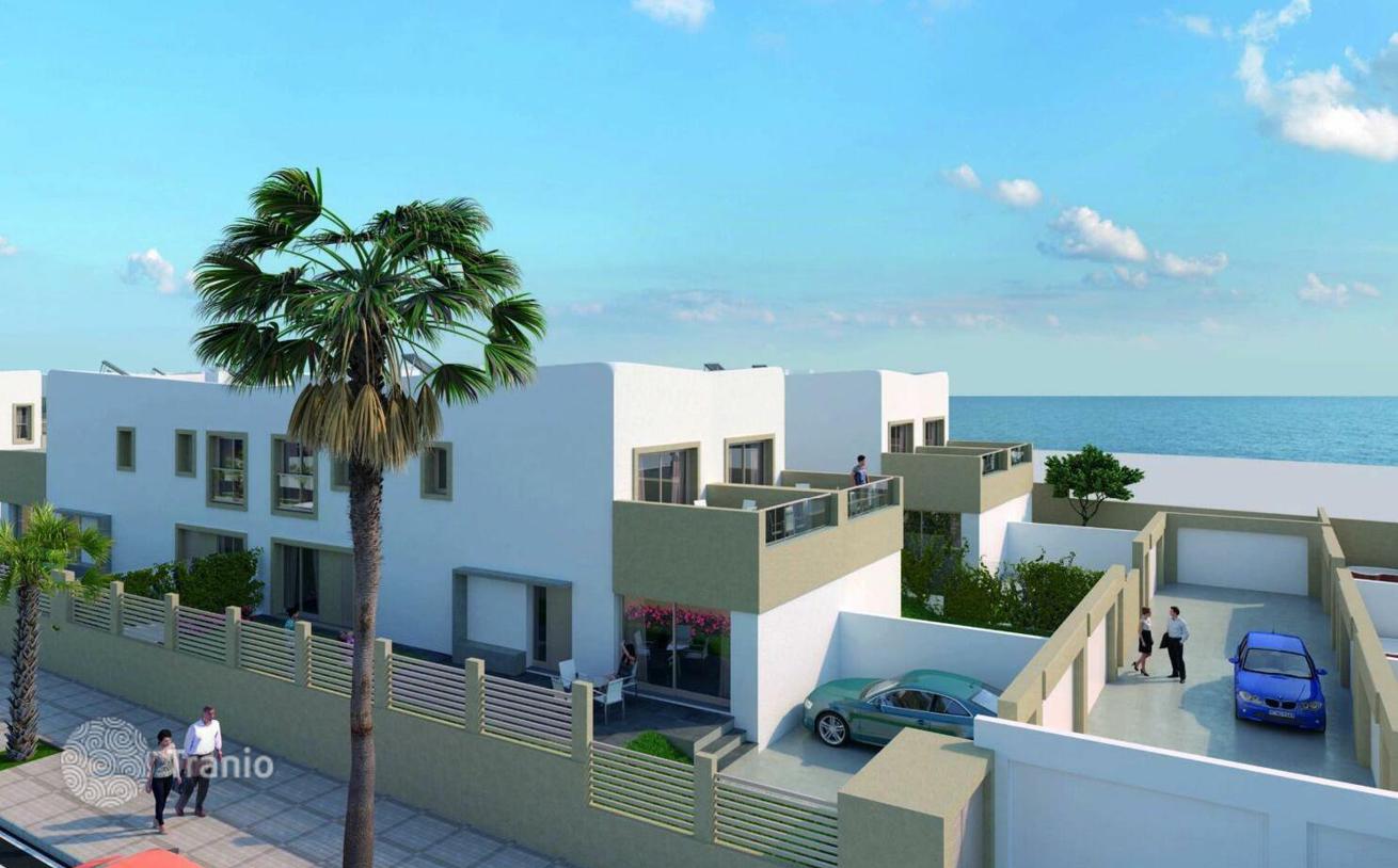 3-Bedroom Townhouse with Sea View and Garden in El Medano, Tenerife, photo 3