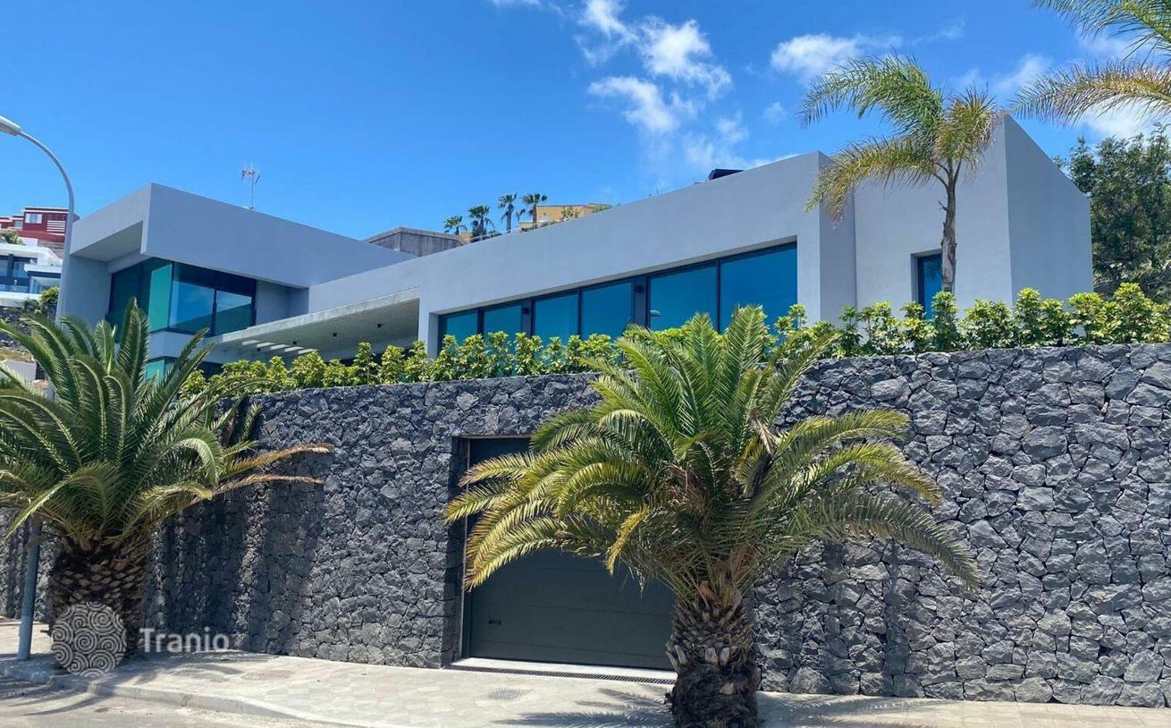 Villa with Private Pool in Santa Cruz de Tenerife, Tenerife, photo 2