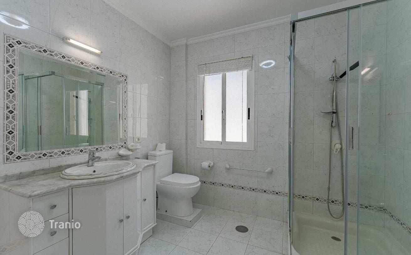 4-Bedroom Villa with Private Pool in Santa Cruz de Tenerife, photo 5
