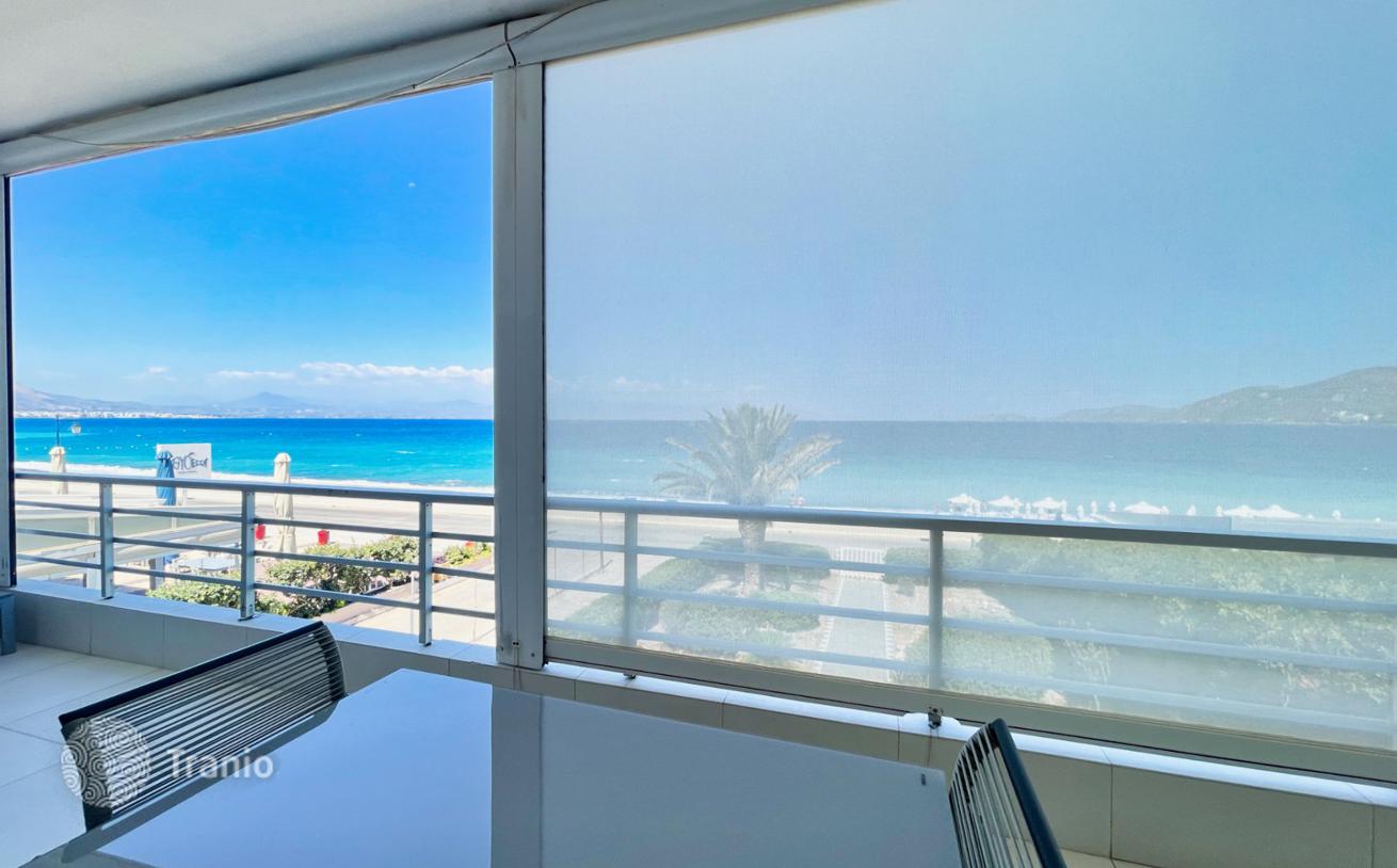 2-Bedroom Apartment with Sea View in Loutraki, Peloponnese