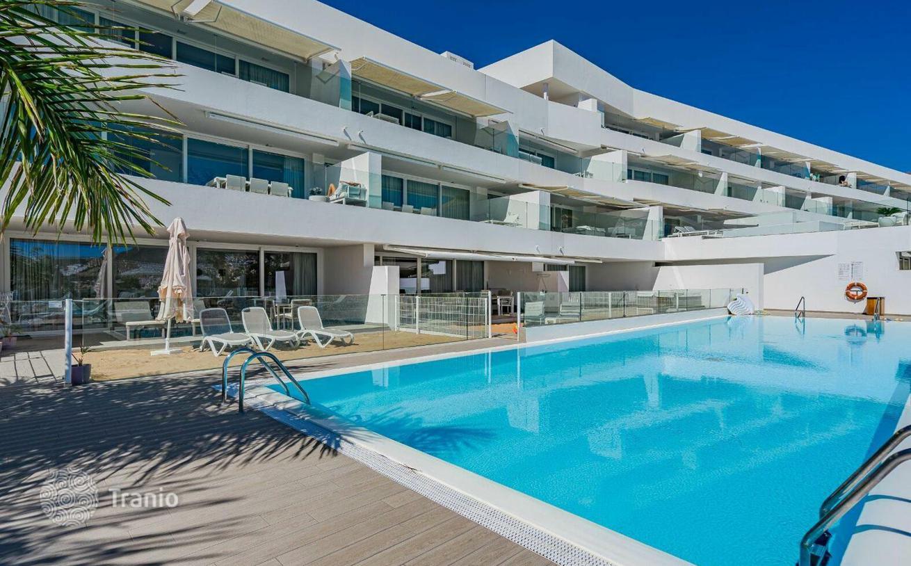 2-Bedroom Luxury Apartment near El Duque Beach, Tenerife