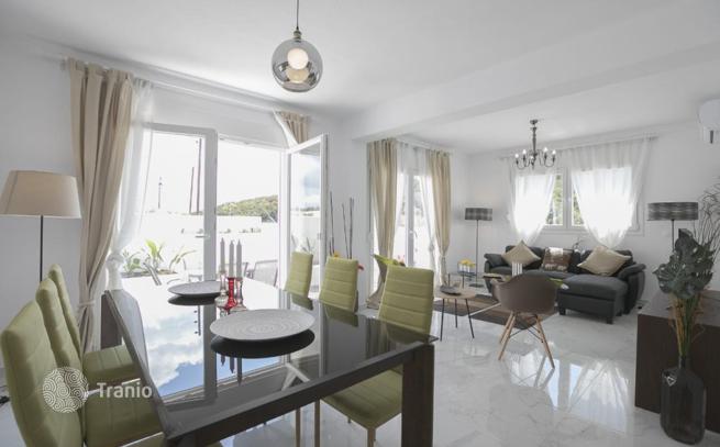 9-Room Villa with Sea Views in Neos Marmaras