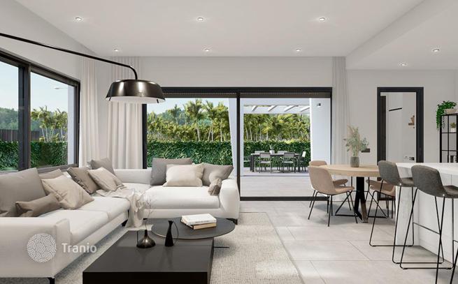 2-Bedroom Villa with Private Pool and Garden in Punta Prima