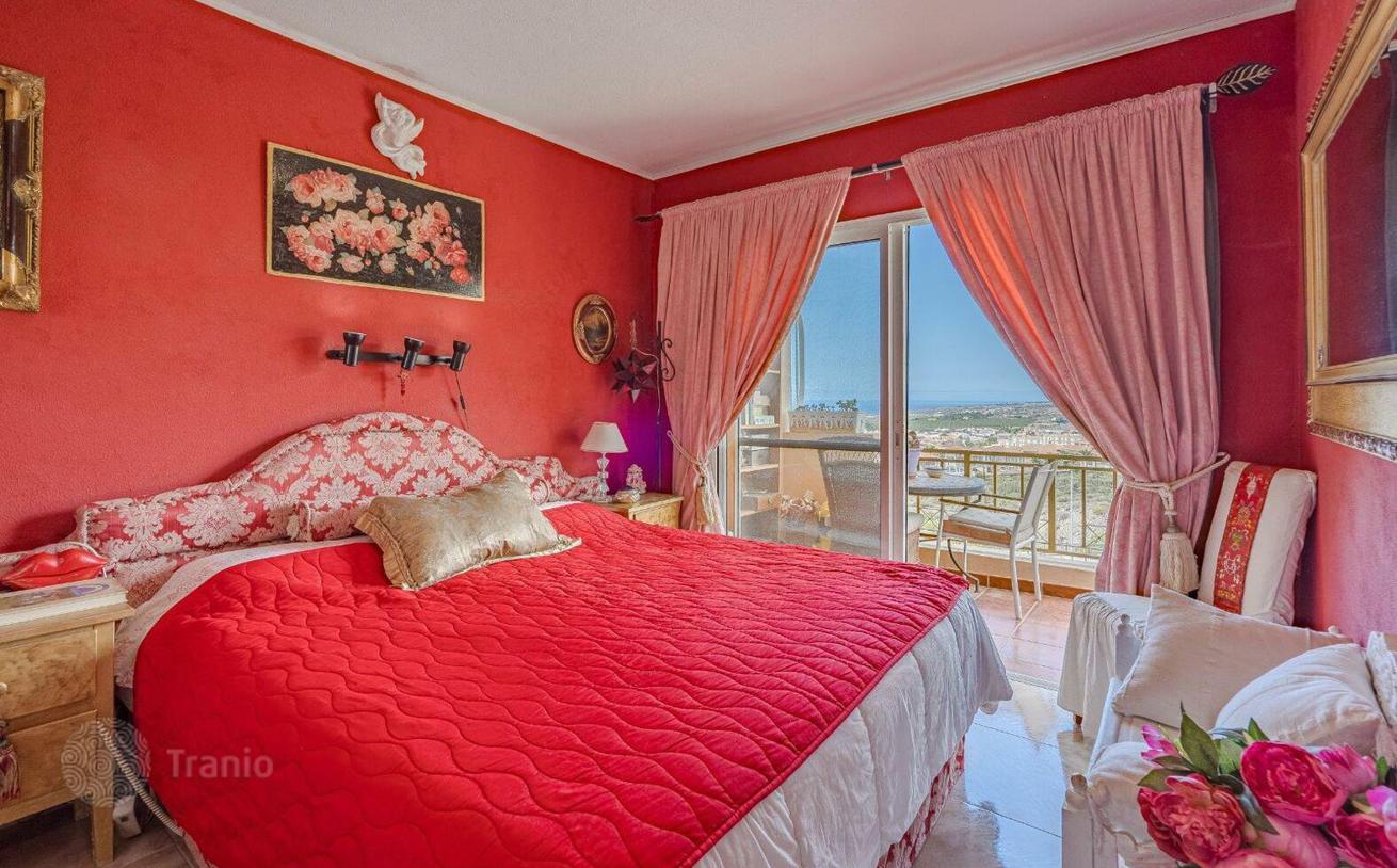 2-Bedroom Townhouse with Sea View in Costa Adeje, photo 5