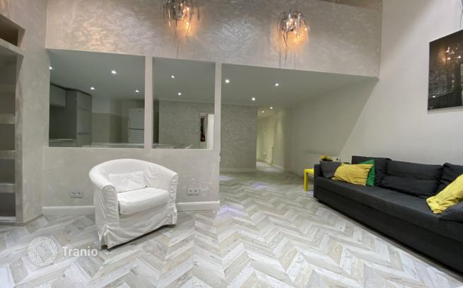 4-Bedroom Apartment in Budapest, photo 2