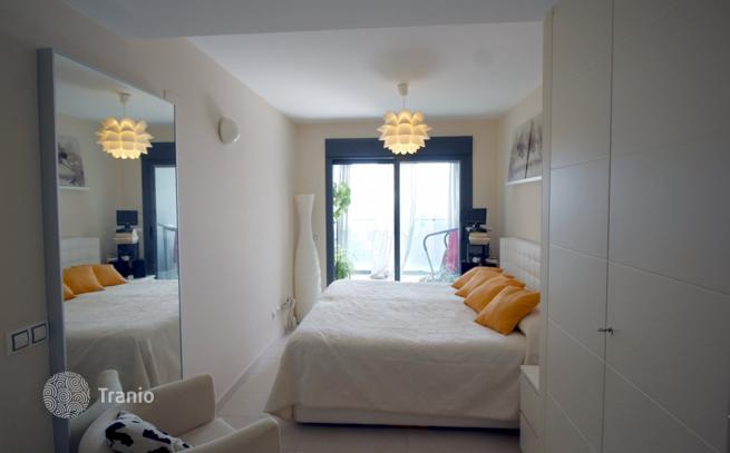 2-Bedroom Apartment with Shared Pool and Gym in Benidorm