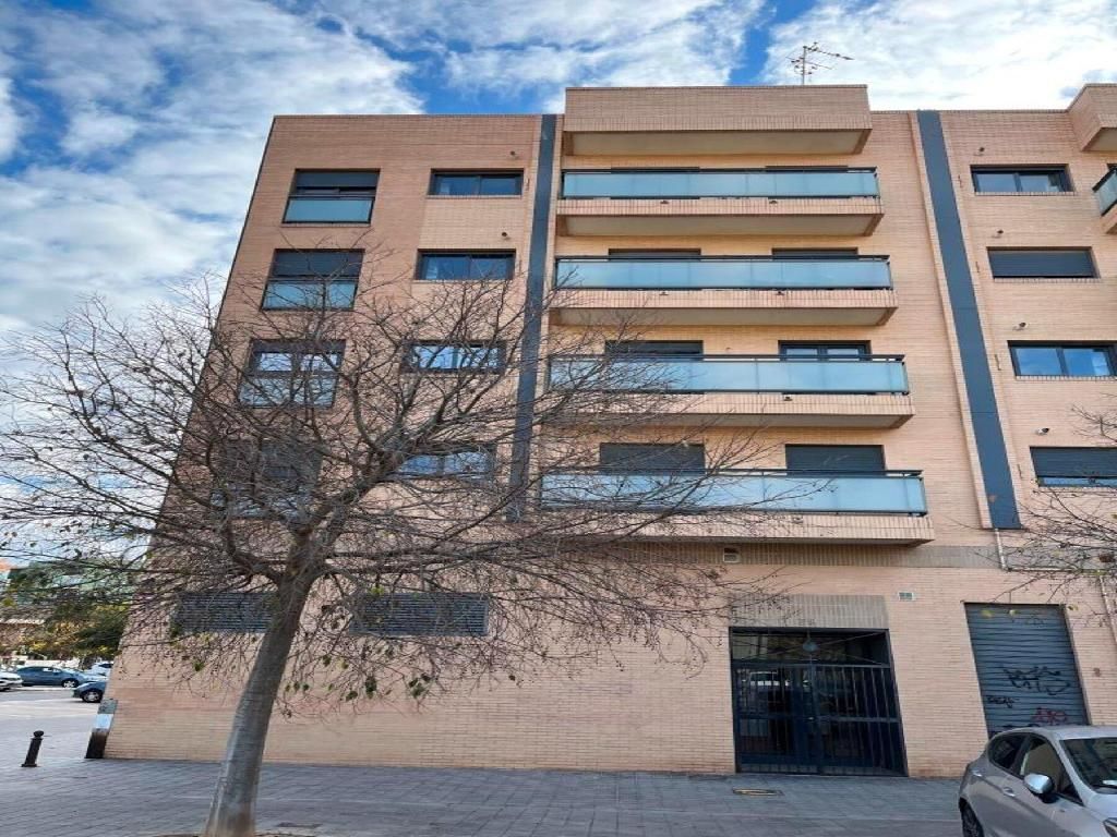 2-Bedroom Apartment in Valencia