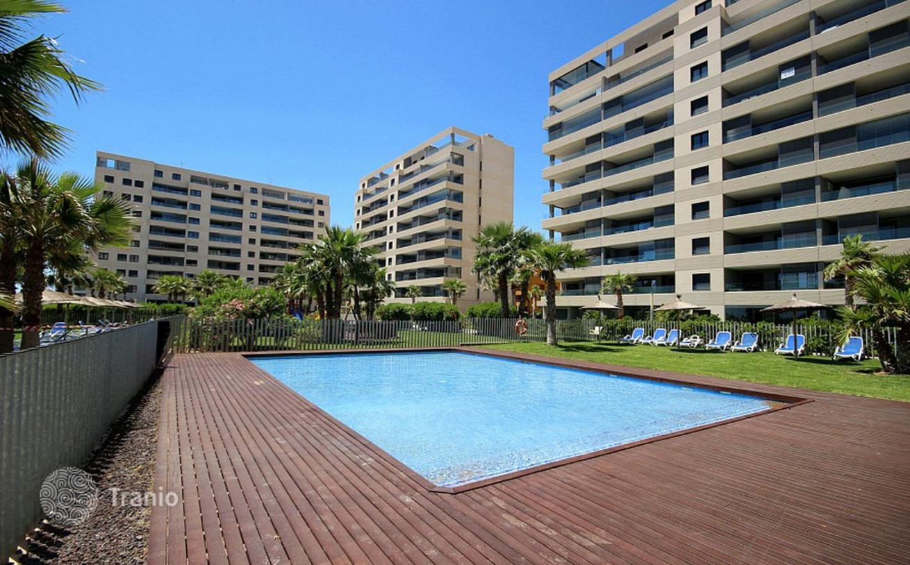 3-Bedroom Apartment with Sea View in Alicante, photo 3