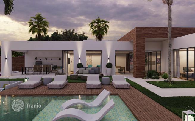 3-Bedroom Villa with Private Pool and Sea View in Marbella, photo 2