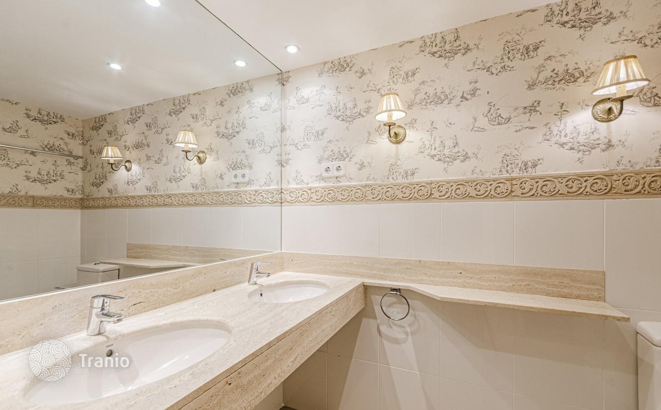 4-Bedroom Apartment with Terrace in San Gervasi, Barcelona, photo 5