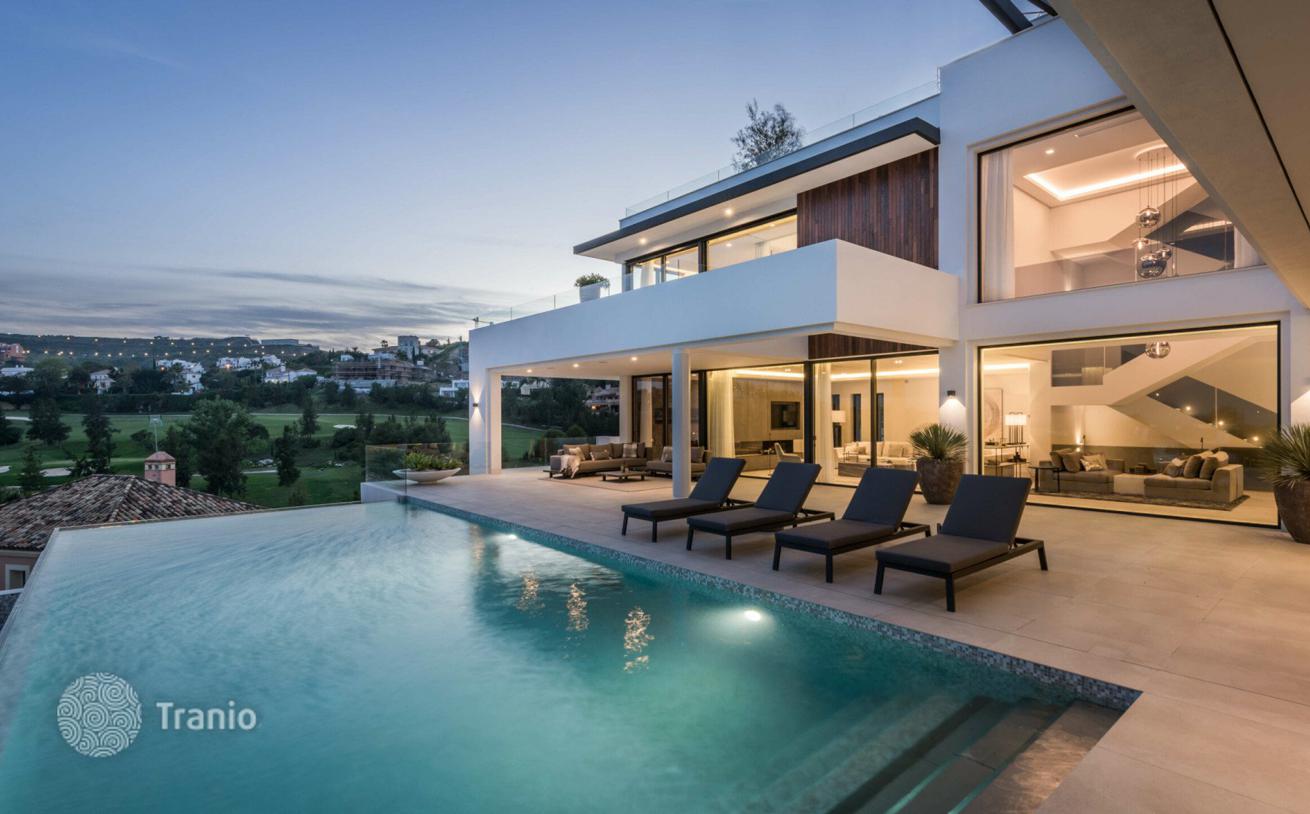 6-Bedroom Villa in Benavis, photo 4