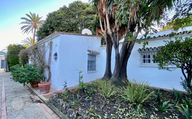 7-Bedroom House with Private Pool in Estepona, Costa del Sol, photo 3