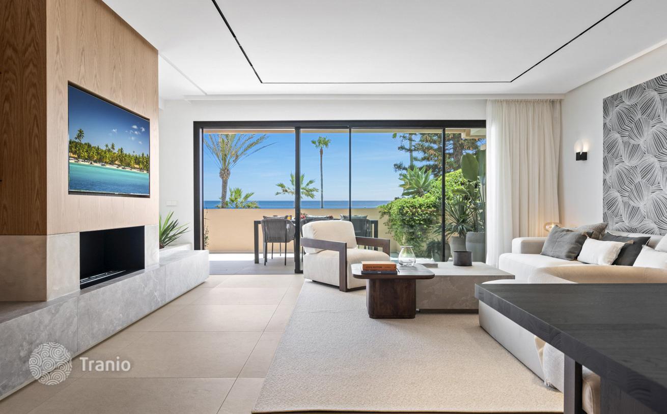 3-Bedroom Apartment with Sea View in Estepona, photo 4