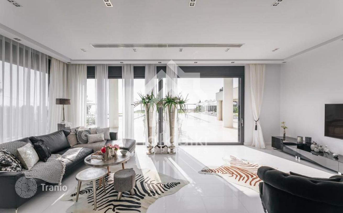 6-Bedroom Villa with 6,000 m² in Halkidiki, Greece