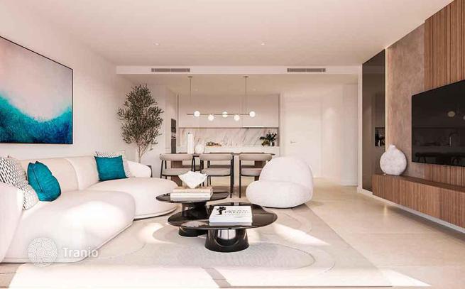 3-Bedroom Apartment with Sea and Mountain Views in Estepona
