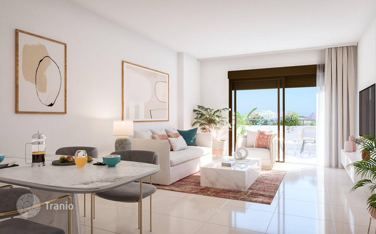 2-Bedroom Penthouse in Estepona, photo 2