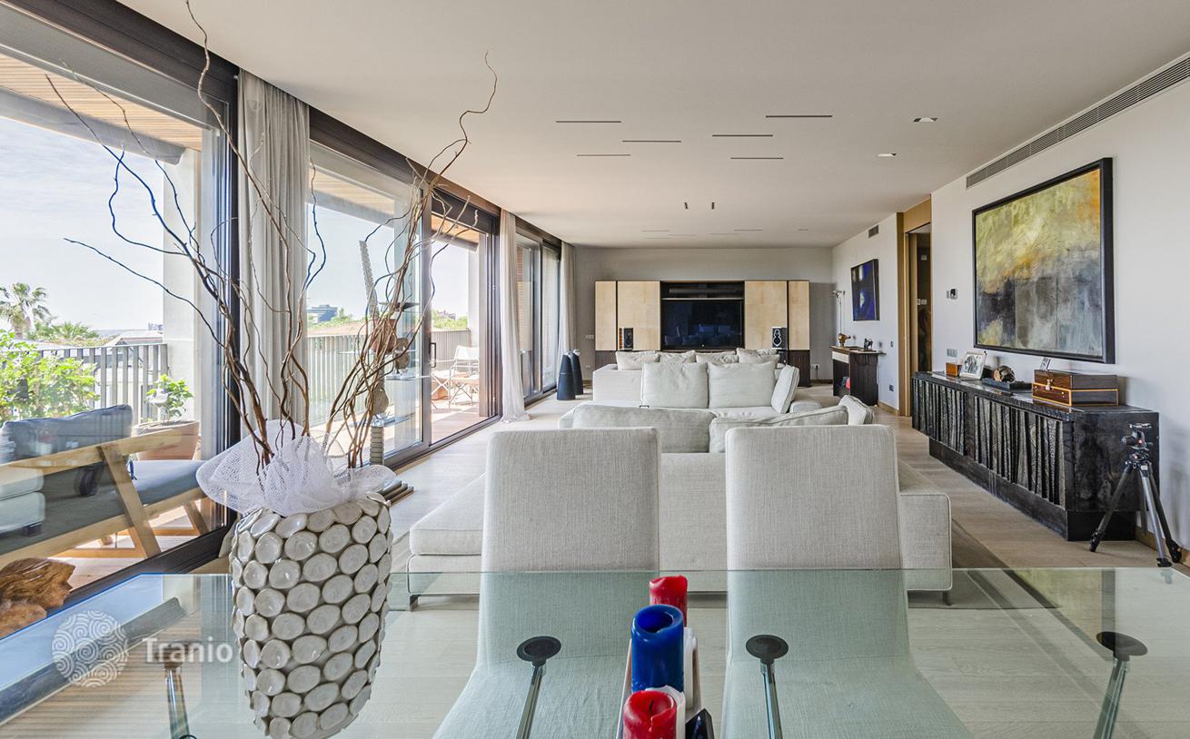 3-Bedroom Apartment with Terrace in Les Corts, Barcelona, photo 5
